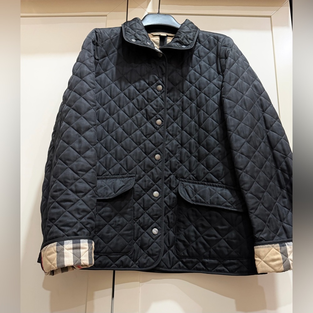 Burberry classic black Women’s quilted coat